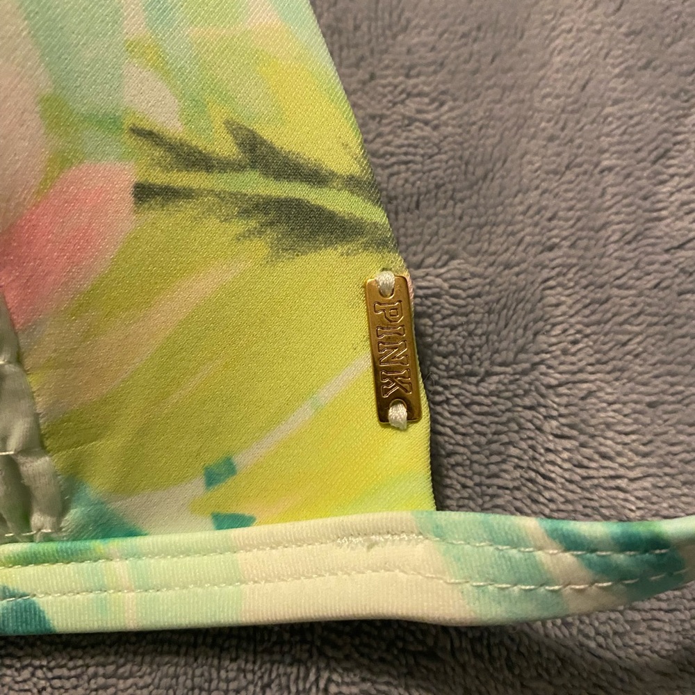NWOT Victoria’s Secret PINK Tropical Molded Cup Bikini Top Size Small-DD - Picture 4 of 9